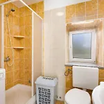 3 Bedroom Awesome In Krk 펜션 *