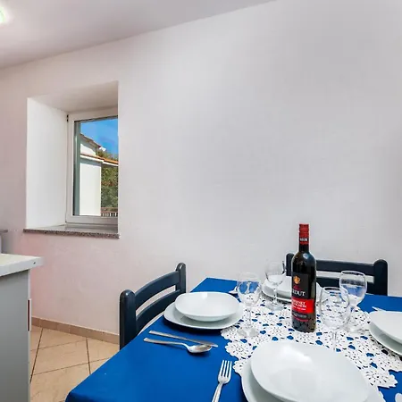 Front In Krk بيت للعطل ريسيكا