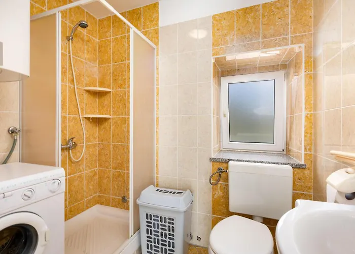 3 Bedroom Awesome Home In Krk Holiday home *