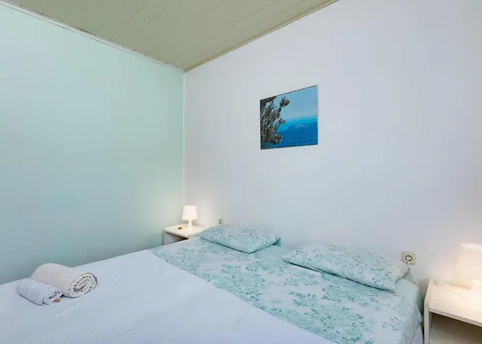 3 Bedroom Awesome Home In Krk Holiday home *
