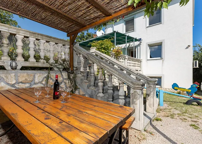 3 Bedroom Awesome Home In Krk Krk Town