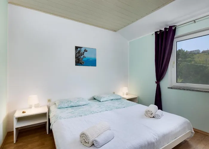 بيت للعطل 3 Bedroom Awesome In Krk كرك